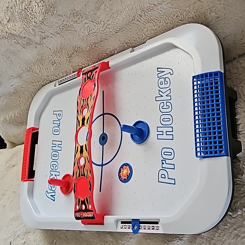 Tabletop airpowered air hockey